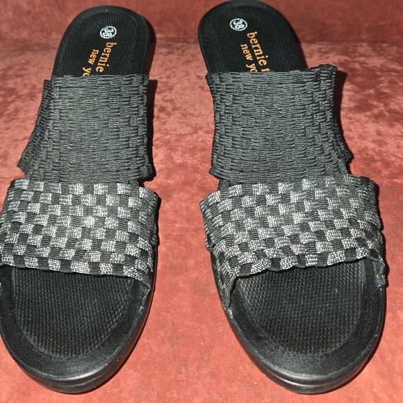 Bernie Mev Clarkie Silver and Black Woven Mules Comfort Slip-On Low Heel Size 38 - Picture 10 of 10